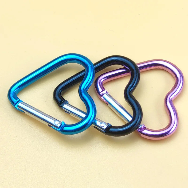 1 Stück herzförmiger Aluminium-Karabiner-Schlüsselanhänger-Clip, Outdoor-Schlüsselring-Haken, Wasserflasche, Hängeschnalle, Reiseset, Zubehör 